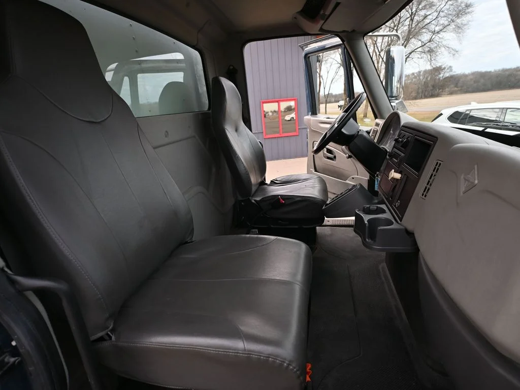 Used 2013 Blue International Series 4400 image 43
