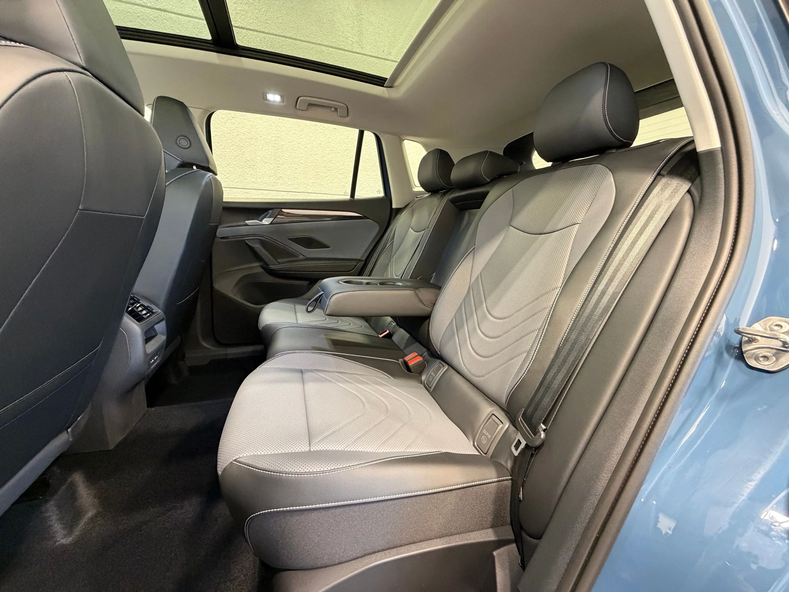 New 2026 Blue Volkswagen SE image 22