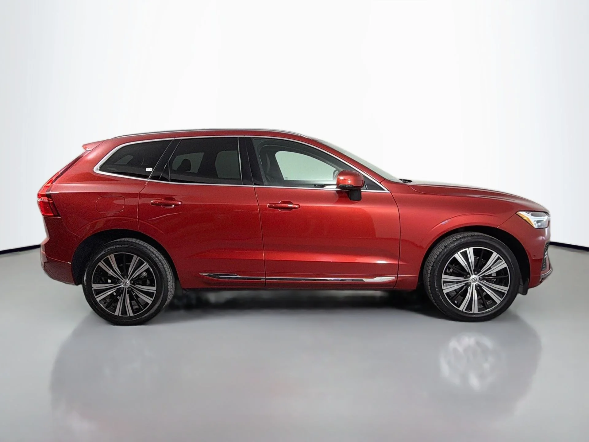 Certified Used 2023 Fusion Red Volvo Plus image 5