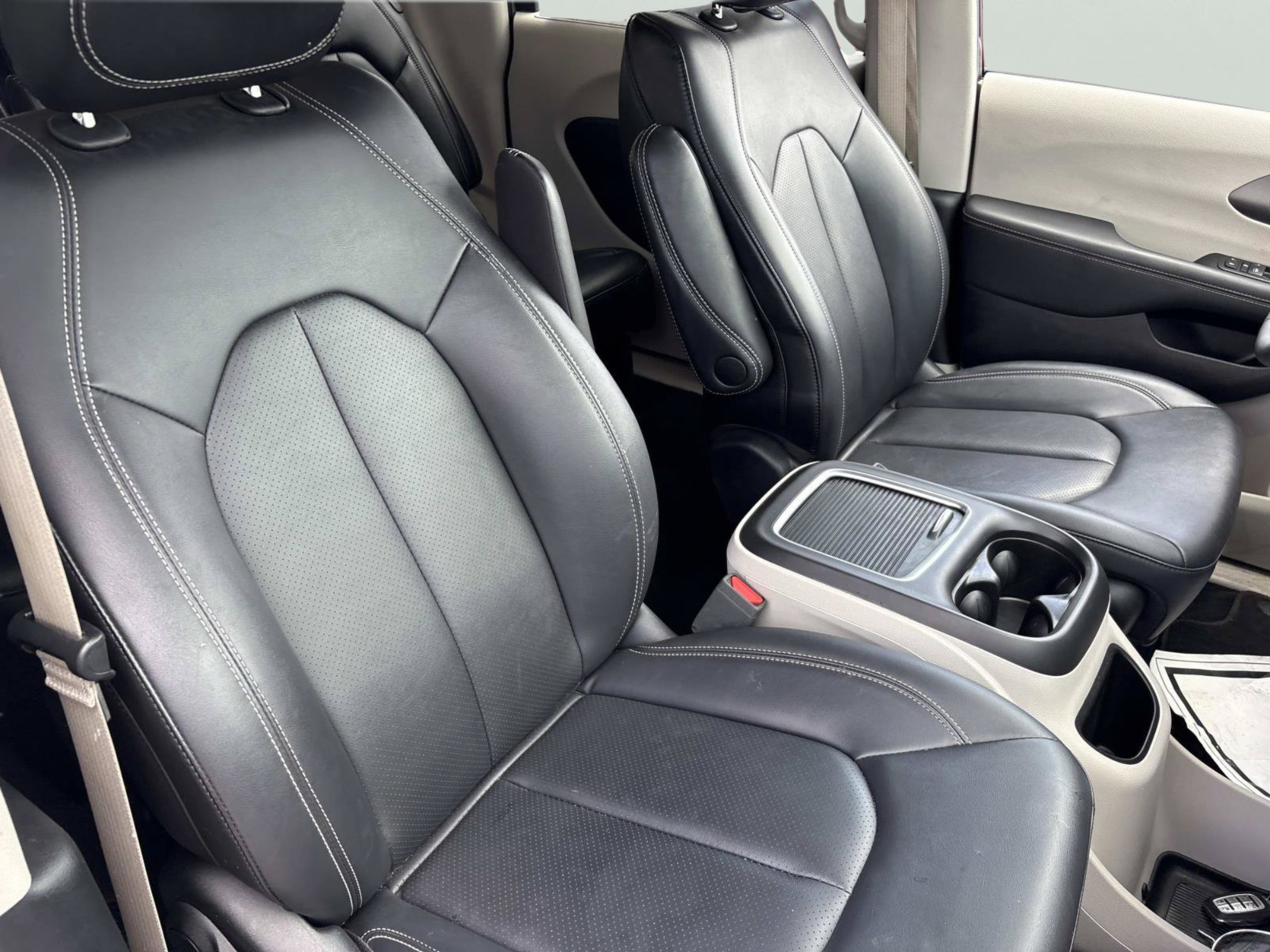2024 Chrysler Pacifica Touring L - Photo 19