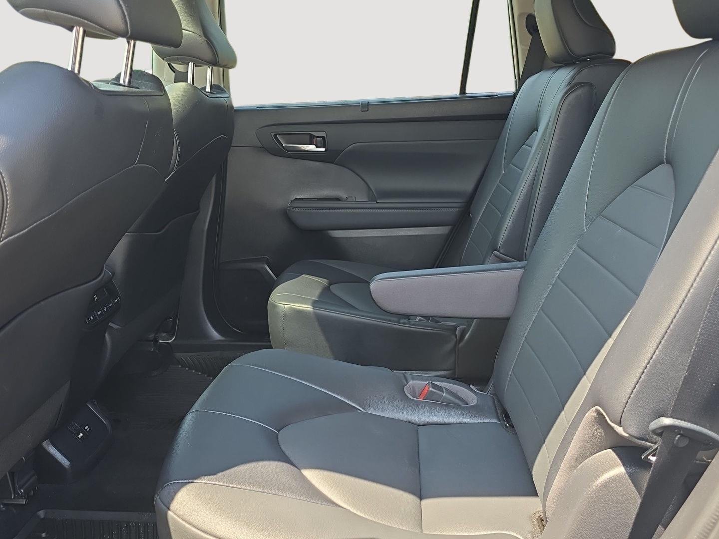 Used 2021 Moondust Toyota Hybrid XLE image 24