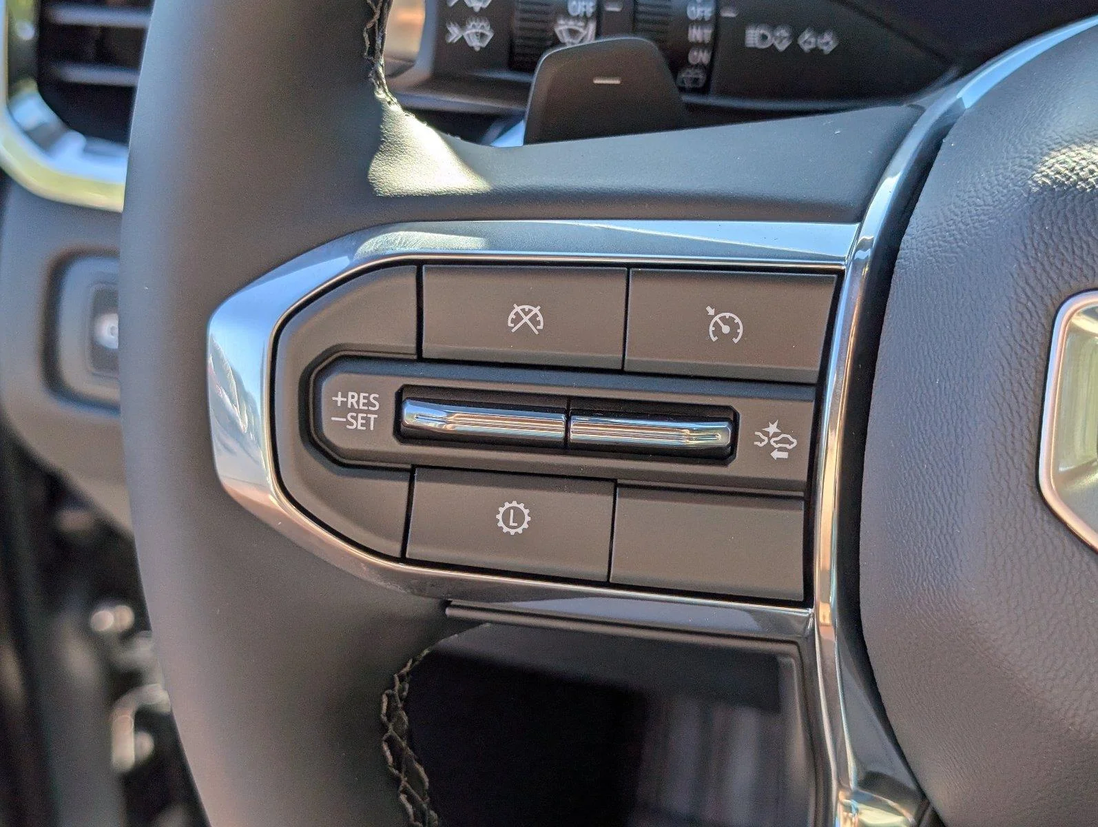 New 2027 Sterling Metallic GMC Elevation image 31