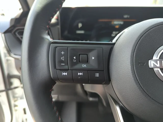 Used 2025 White Nissan SR image 42
