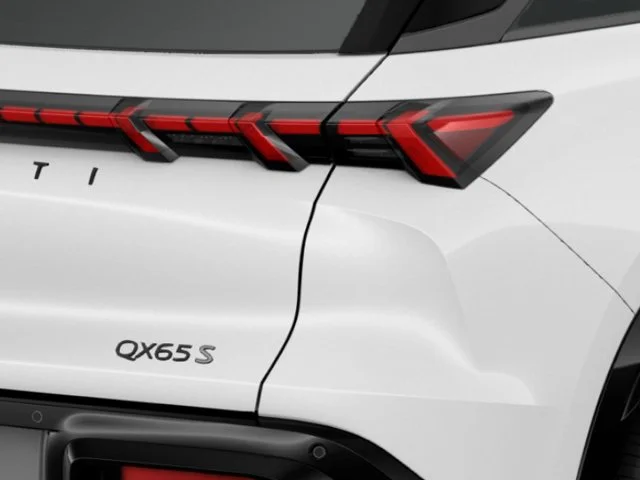 New 2027 2T RAD WHT INFINITI Sport AWD image 11
