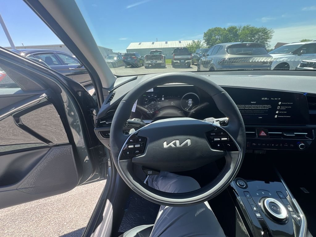 New 2026 Green Kia Wind image 14