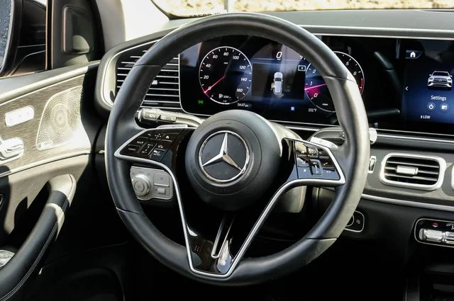 Used 2024 Silver Mercedes-Benz GLE 450 image 22