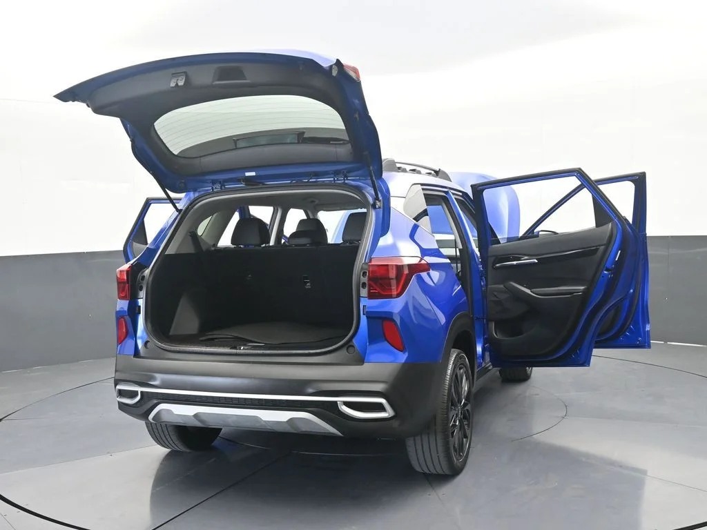 Used 2022 Neptune Blue Kia Nightfall image 72