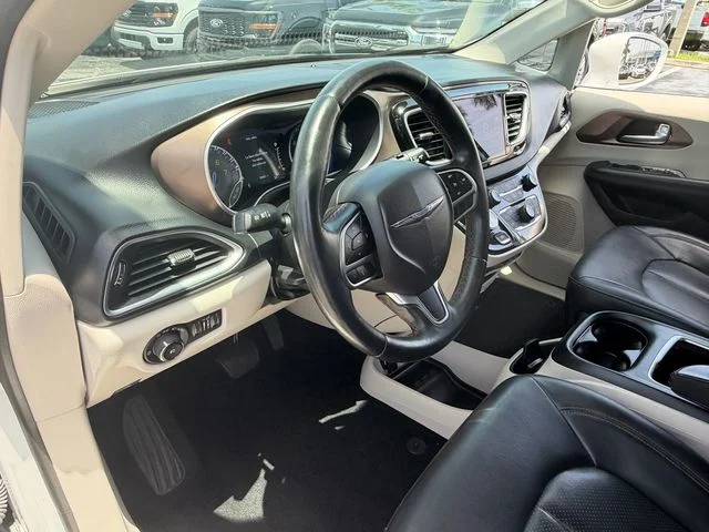 Used 2018 White Chrysler Touring L Plus image 10