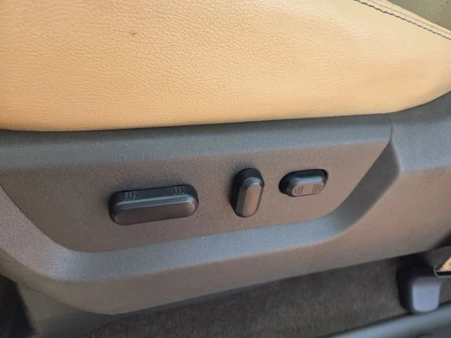 Used 2013 Brown Ford Lariat image 13