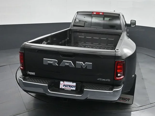 New 2026 Granite Crystal Metallic Clear-Coat Exterior Paint RAM Tradesman image 32