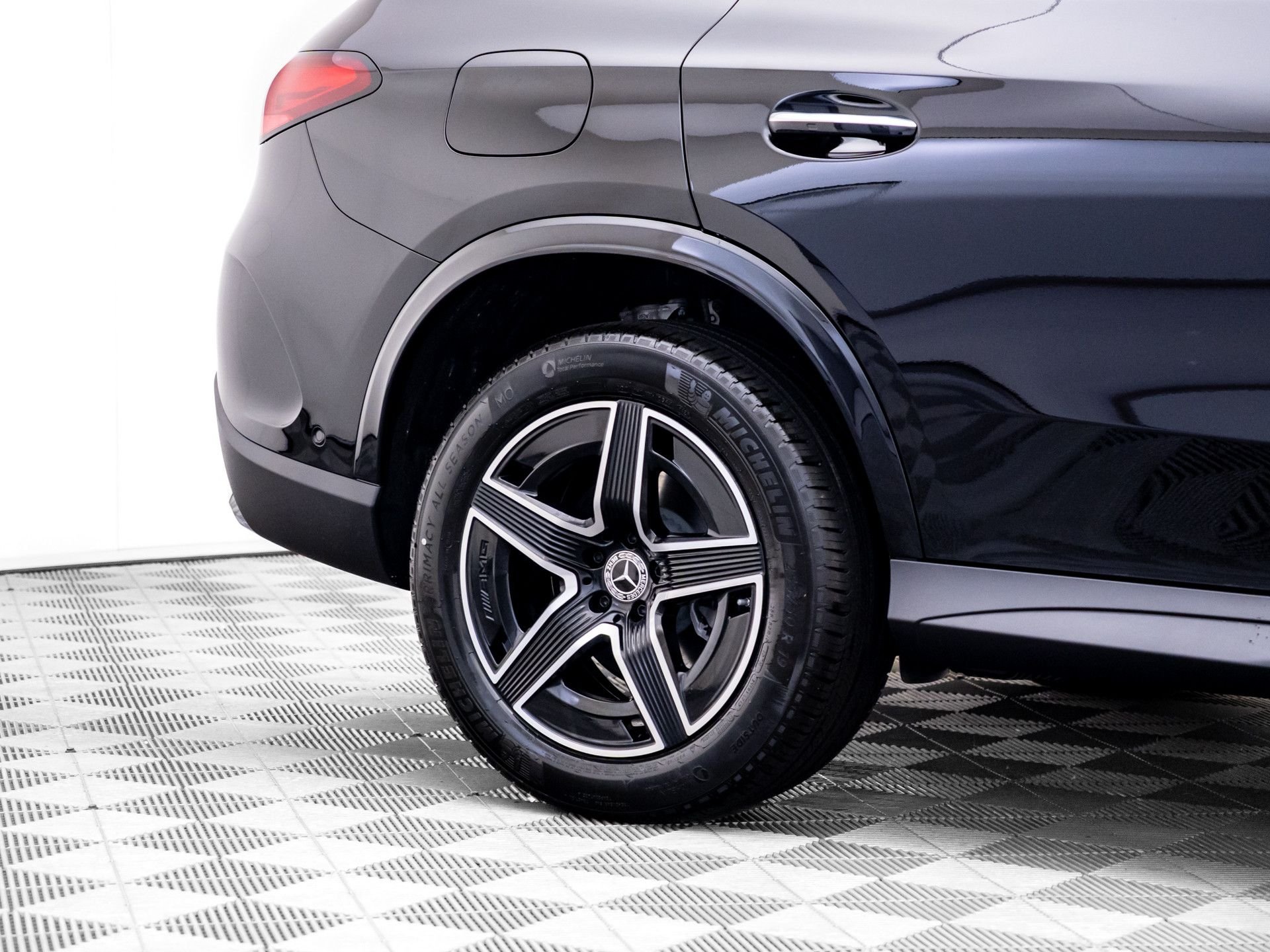 New 2026 Black Mercedes-Benz GLC 300 image 34