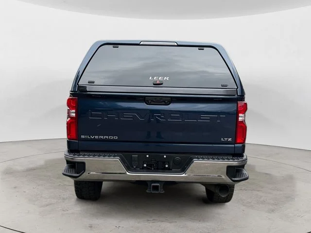 Used 2021 Blue Chevrolet LTZ image 4