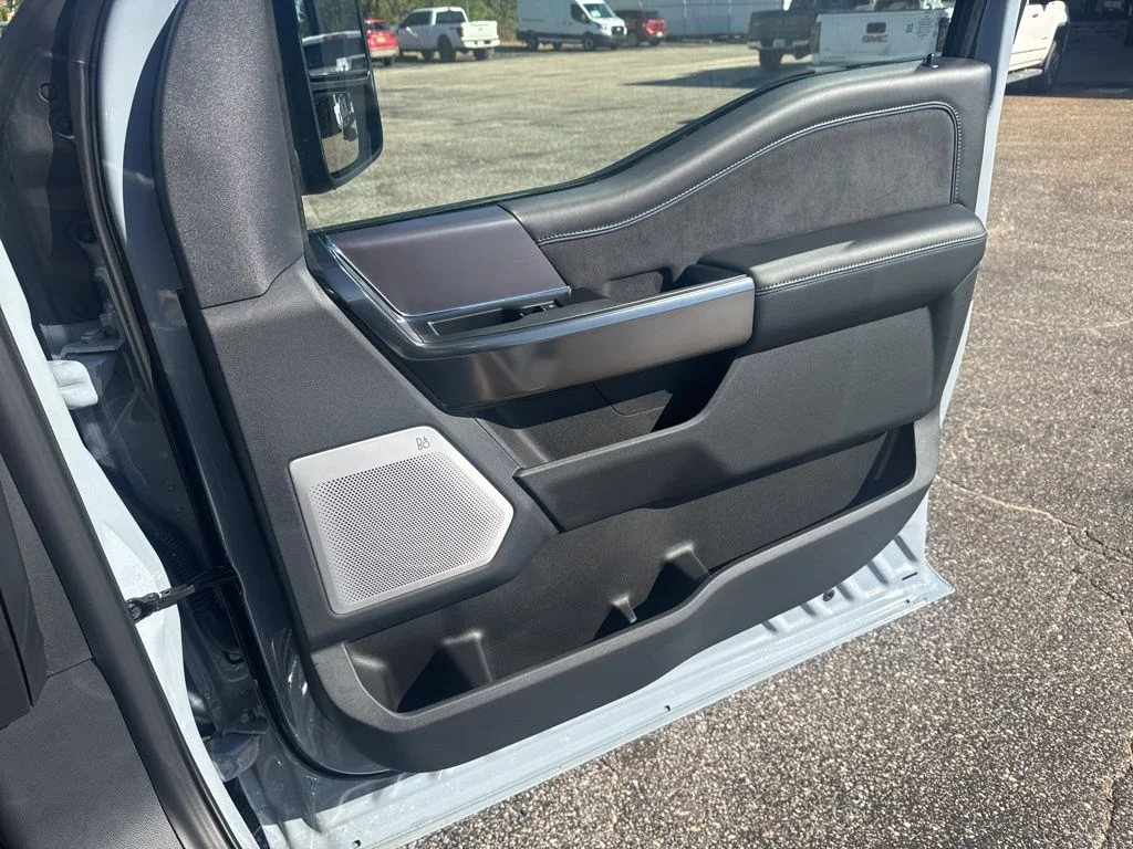 New 2026 Glacier Gray Metallic Tri-Coat Ford F-250® Platinum® image 26