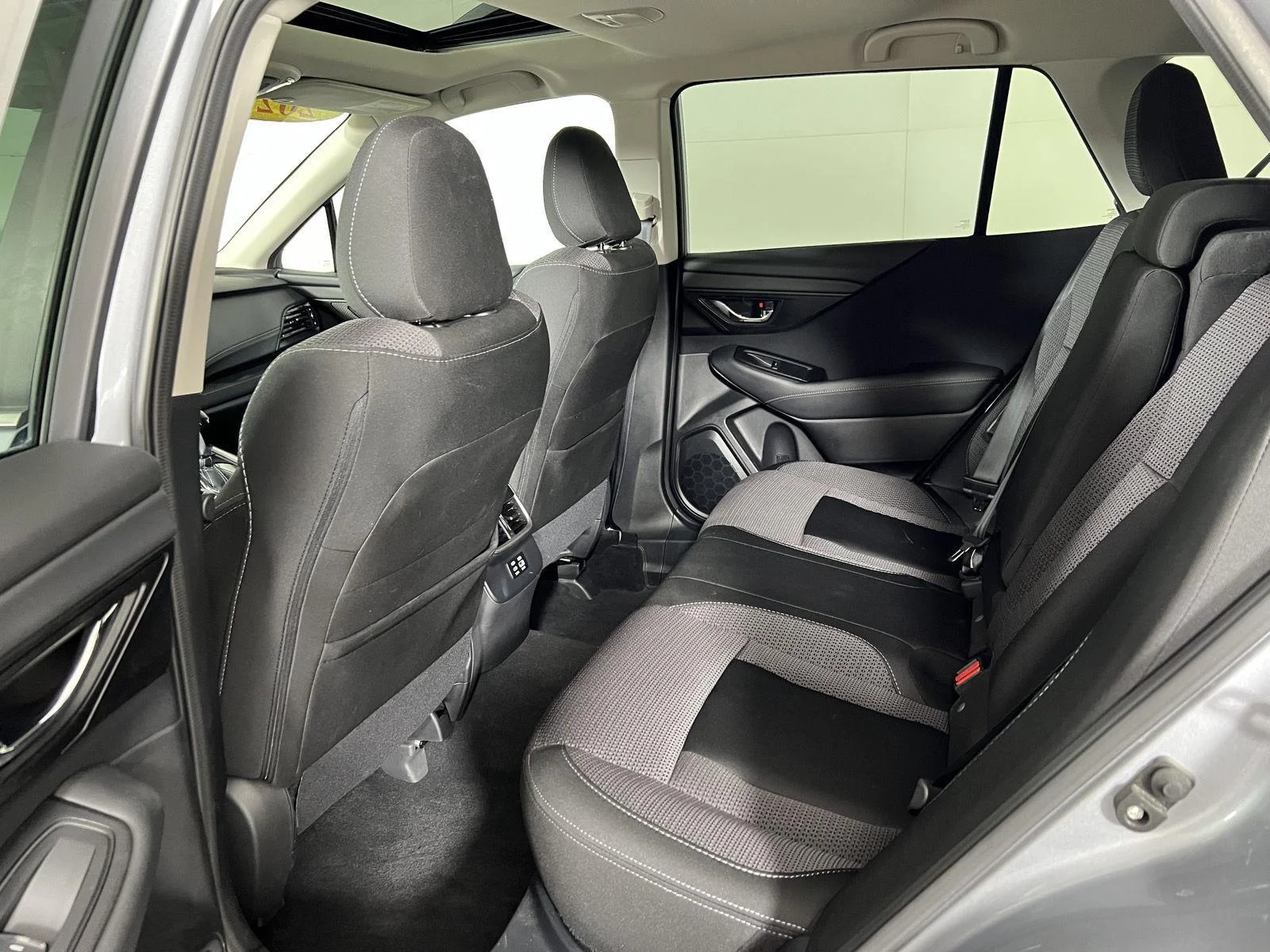 Used 2025 Ice Silver Metallic Subaru Premium image 7