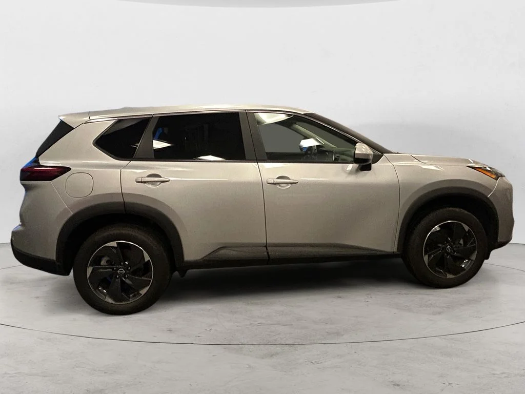 Used 2025 Brilliant Silver Nissan SV image 7