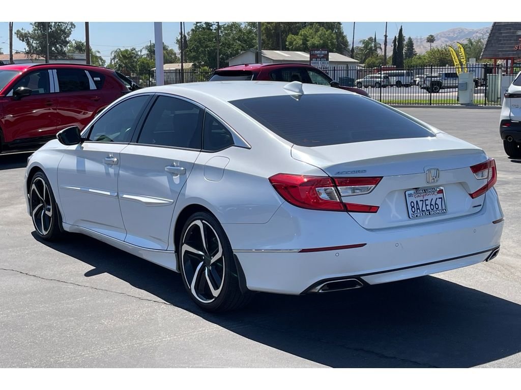 Used 2018 Platinum White Pearl Honda Touring 1.5T image 3