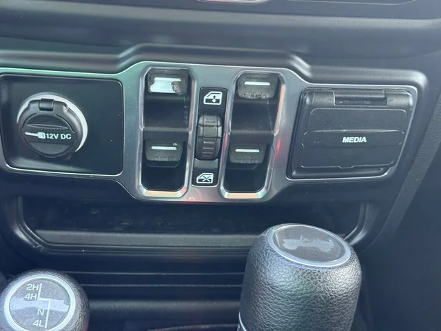 Certified Used 2020 Silver Jeep Unlimited Sport S image 34