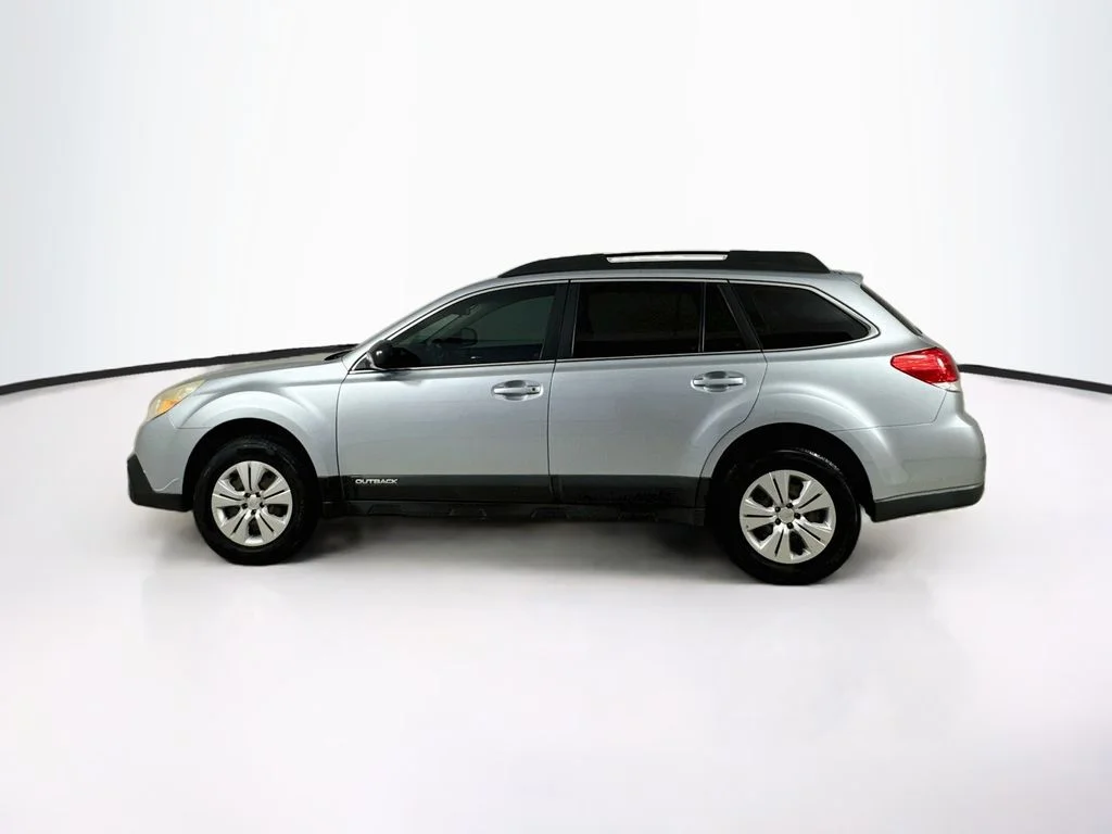 Used 2013 Ice Silver Metallic Subaru 2.5i image 4