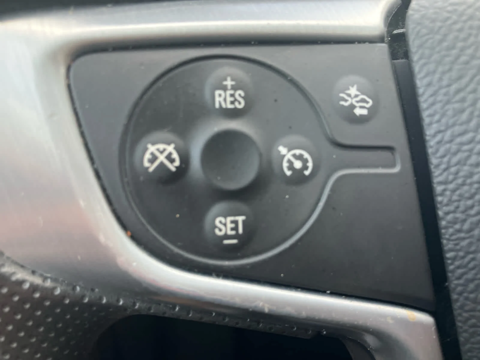 Used 2024 Sterling Metallic GMC SLE image 17