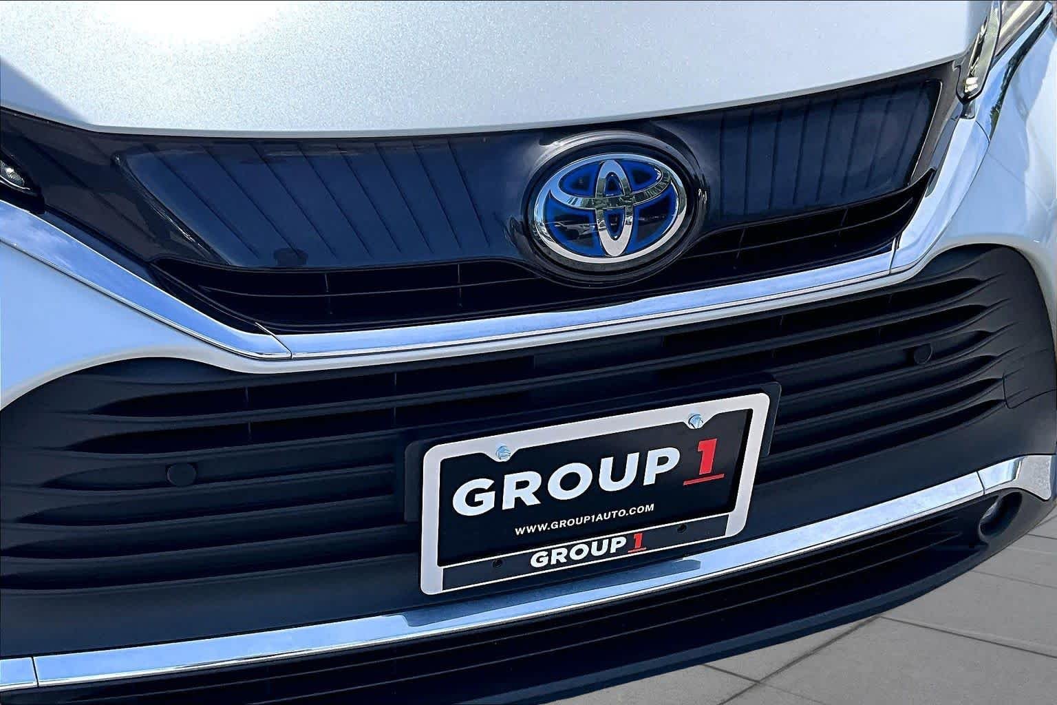 Used 2023 Wind Chill Pearl Toyota XLE image 29