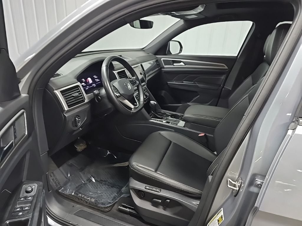 Used 2020 Silver Metallic Volkswagen 3.6L V6 SEL image 26