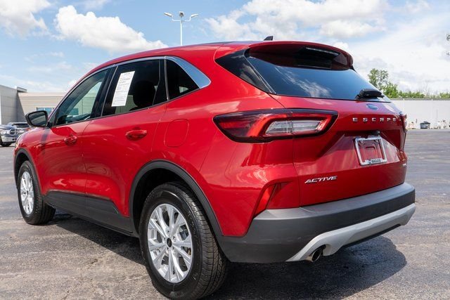 Used 2023 Red Ford Active image 8