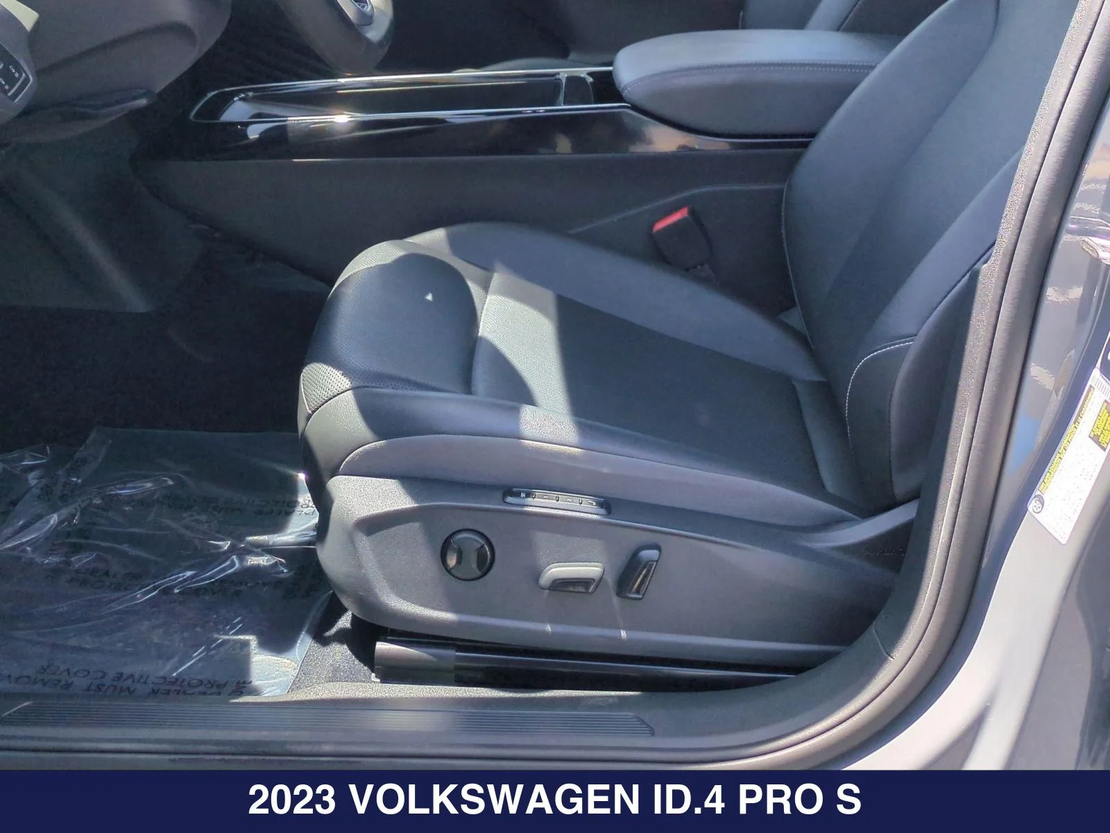 Used 2023 Gray Volkswagen Pro S image 15