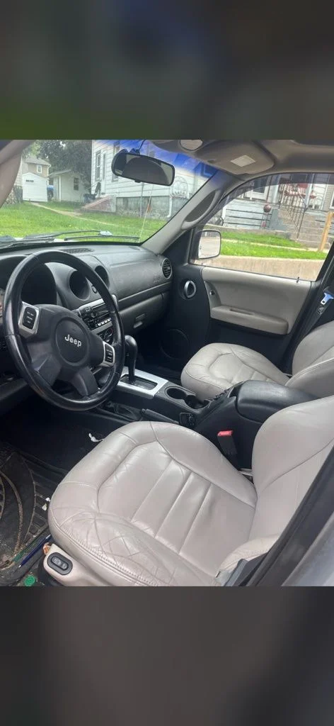 Used 2002  Jeep Limited image 5