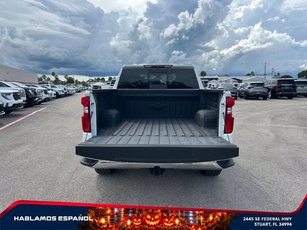 Used 2019 IRIDESCENT PEARL TRICOAT Chevrolet LTZ image 16