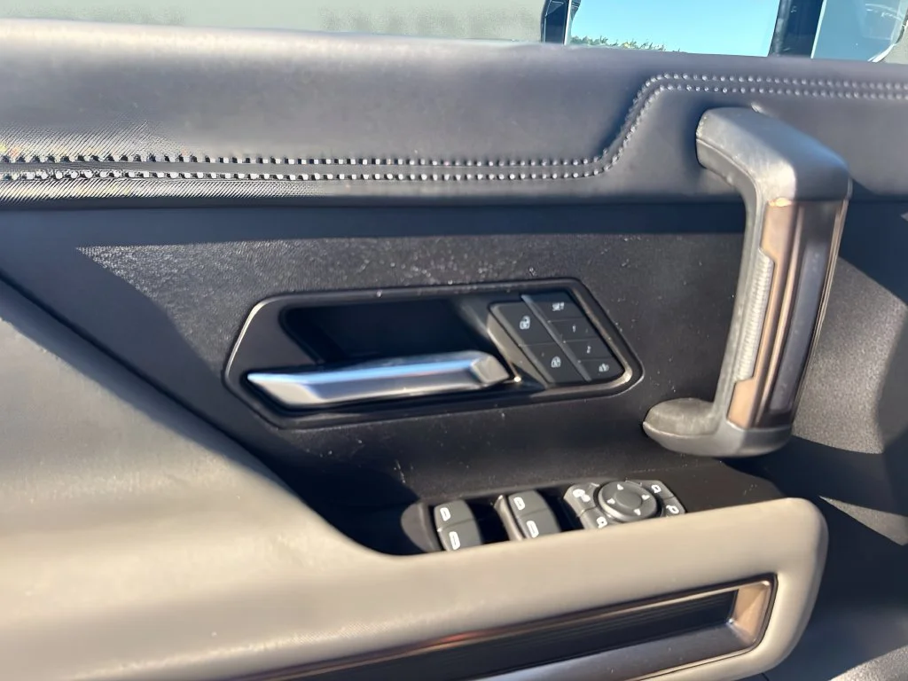 Used 2024 White GMC 2X image 26