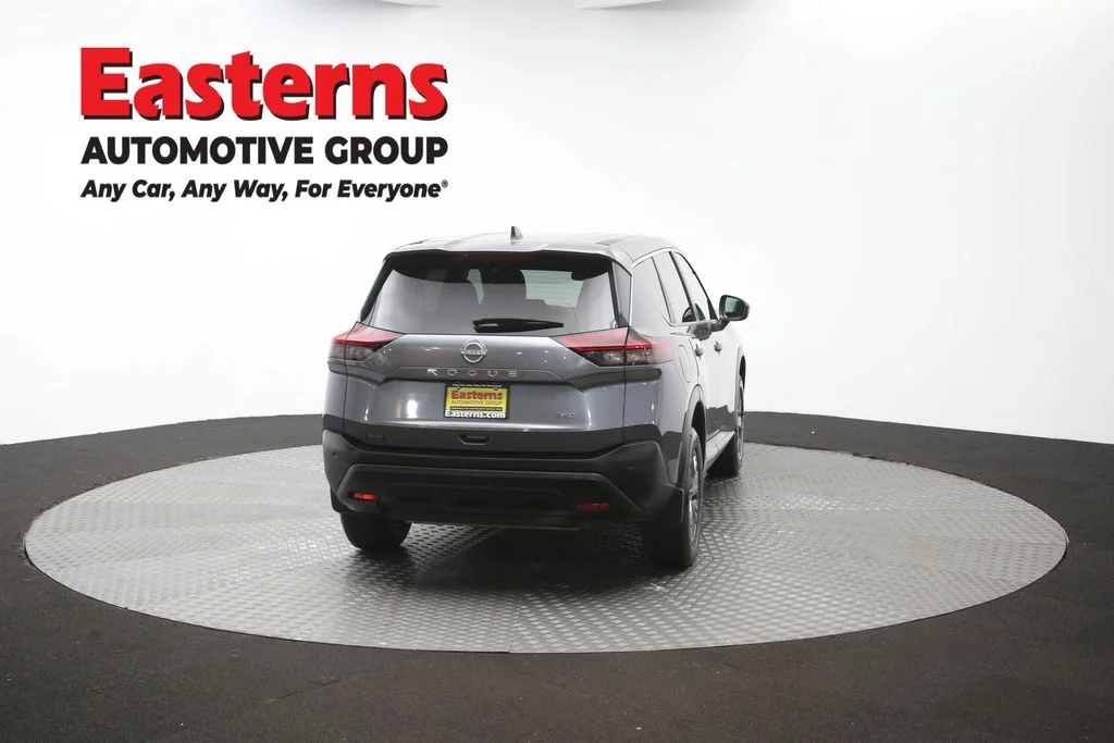 Used 2023 Gray Nissan S image 39