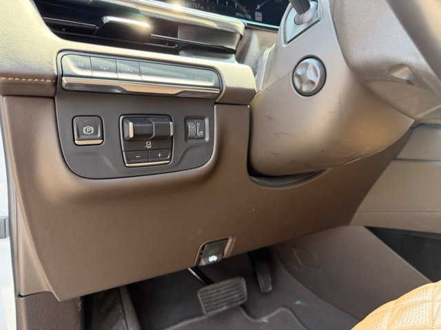 Used 2023 Crystal White Tricoat Cadillac Sport image 11