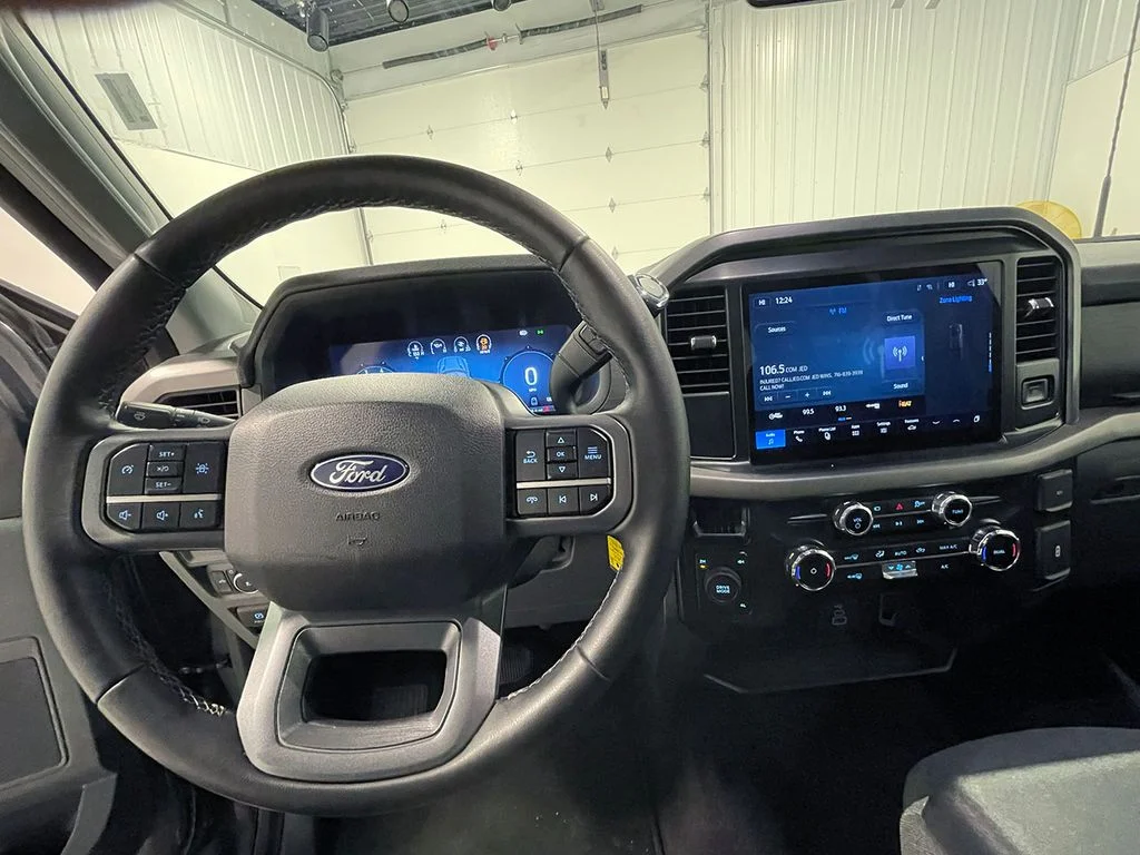 Used 2025 Gray Ford XLT image 31