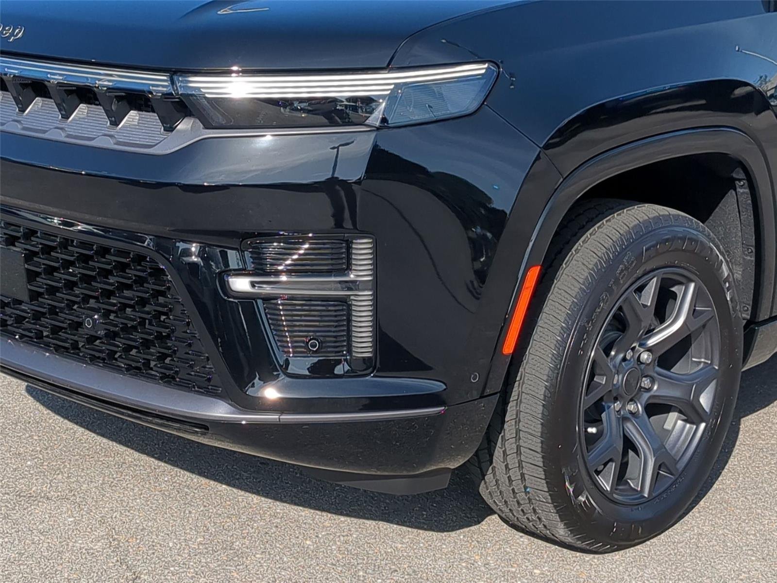 New 2026 High Gloss Black Exterior Paint Jeep Limited Altitude image 9