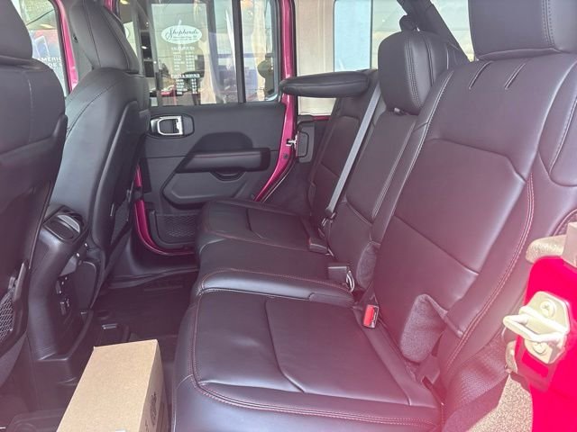 New 2026 Tuscadero Pearlcoat Jeep Rubicon image 16