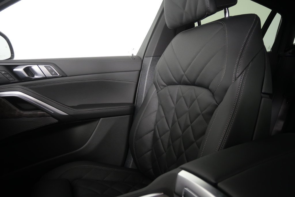 New 2027 Black Sapphire Metallic BMW xDrive40i image 23