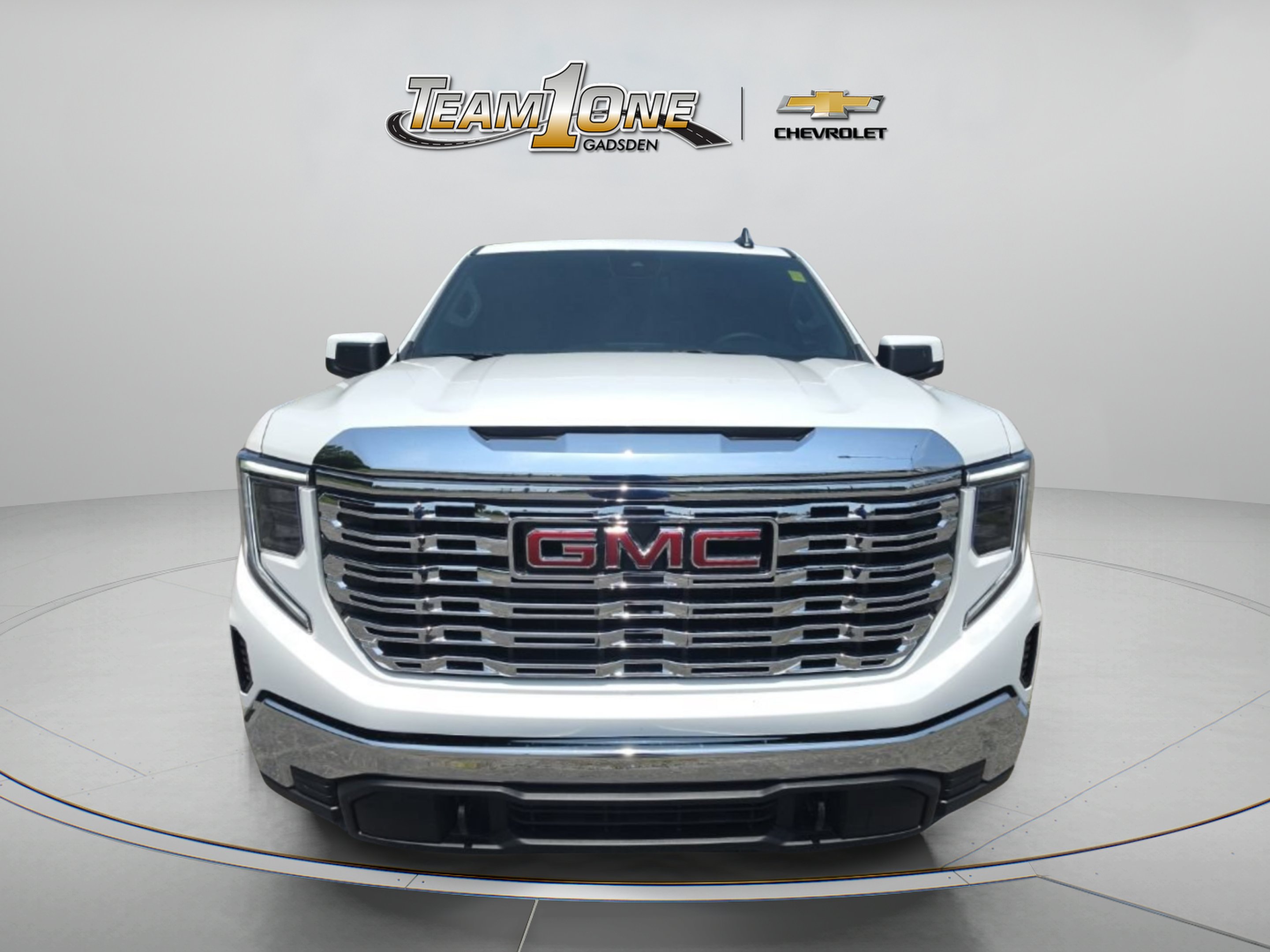 Used 2026 Summit White GMC Pro image 2