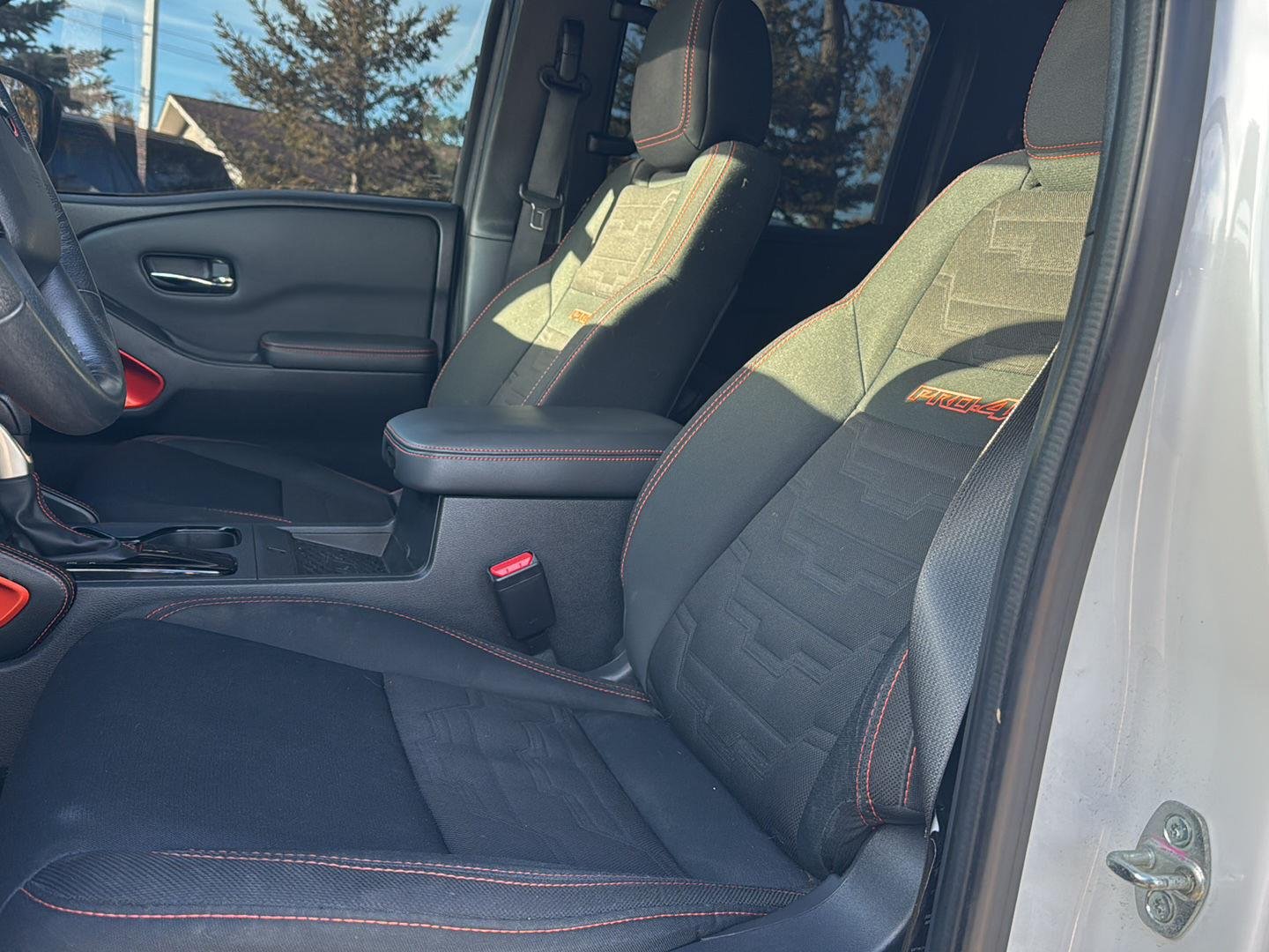 Used 2022 Glacier White Nissan PRO-4X image 5