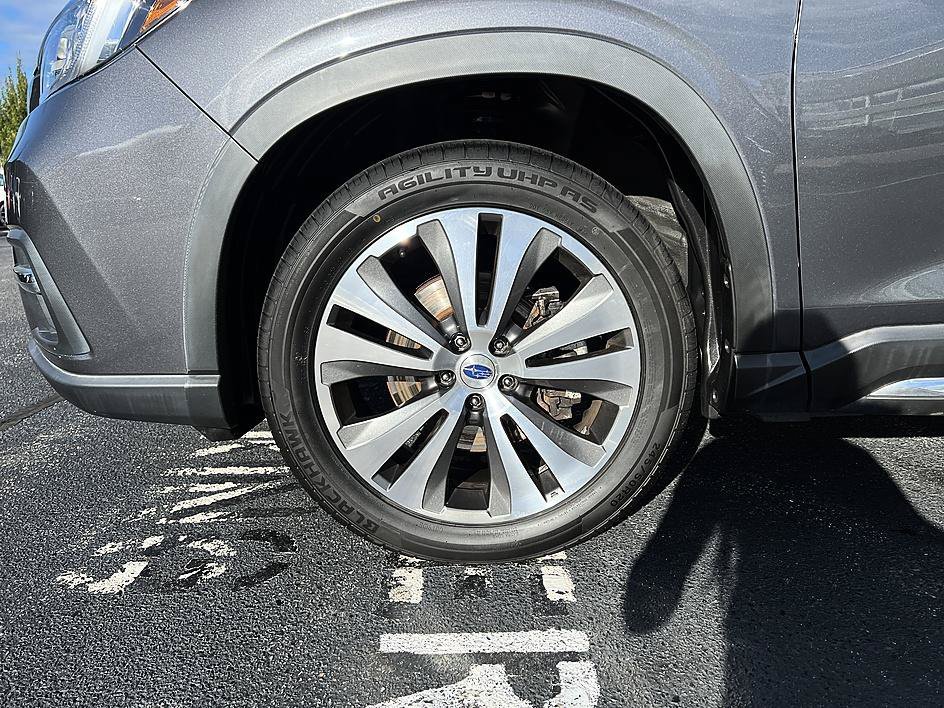 Used 2020 Magnetite Gray Metallic Subaru Limited image 8