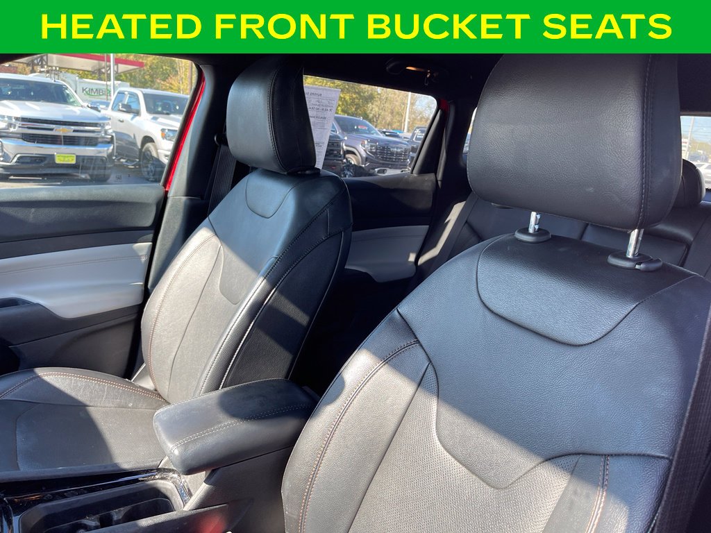 Used 2023 Redline Pearlcoat Jeep Limited image 12