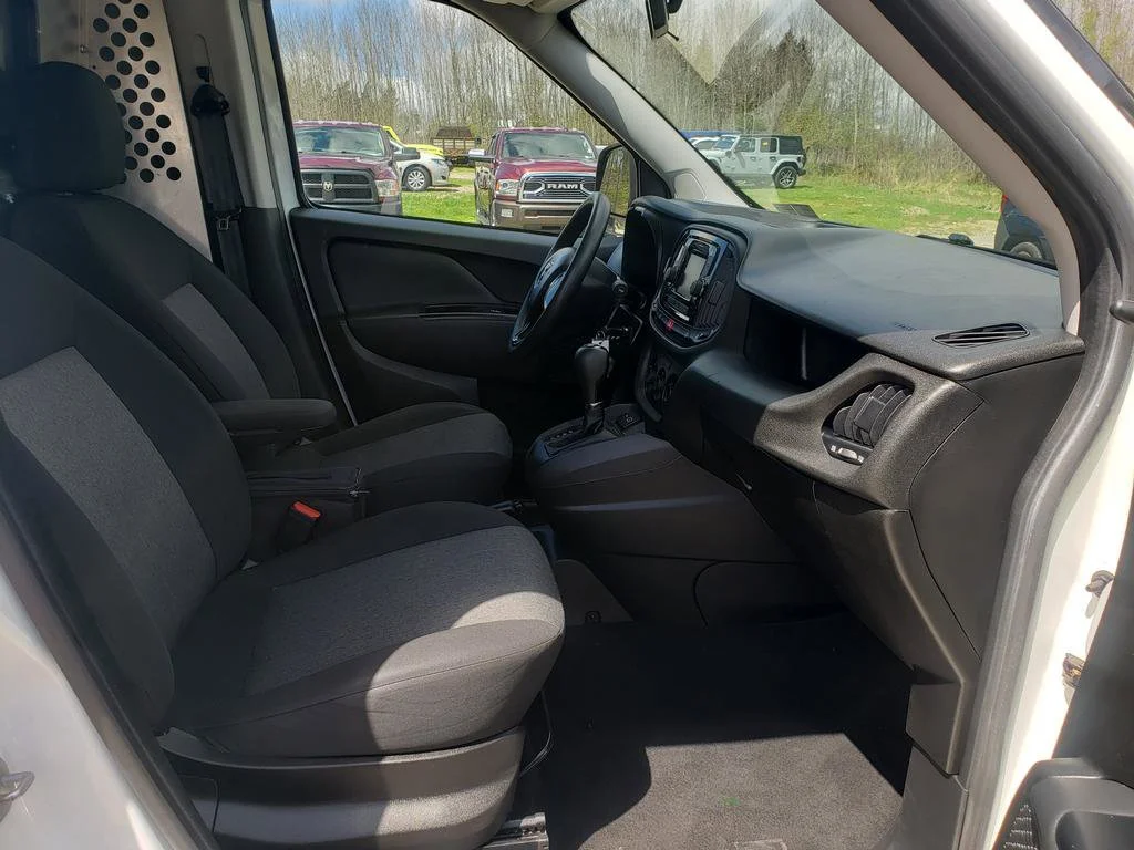 Used 2022 Bright White Ram Tradesman image 16