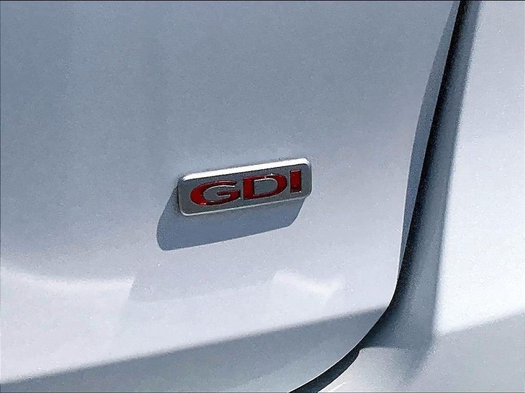 Used 2019 White Kia LX image 28