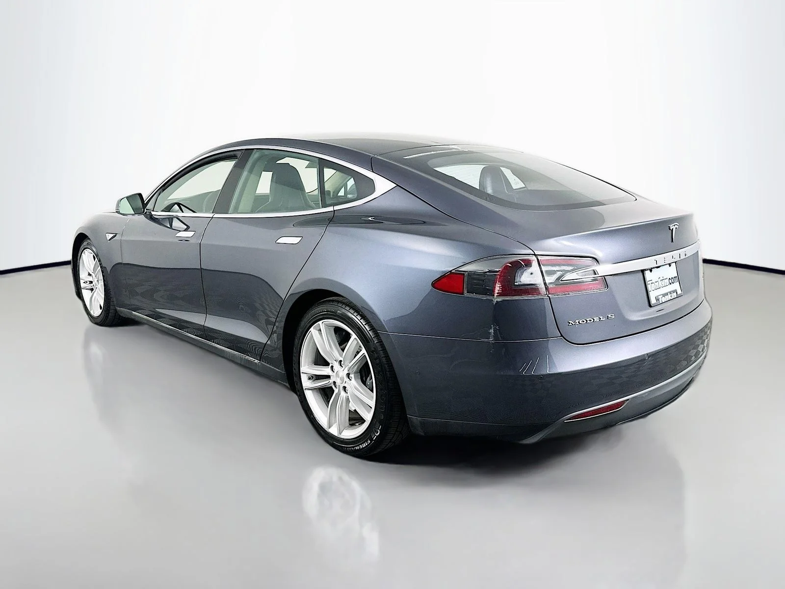 Used 2016 Black Tesla 75D image 6