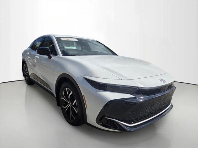 Used 2026 Oxygen White Toyota XLE image 7