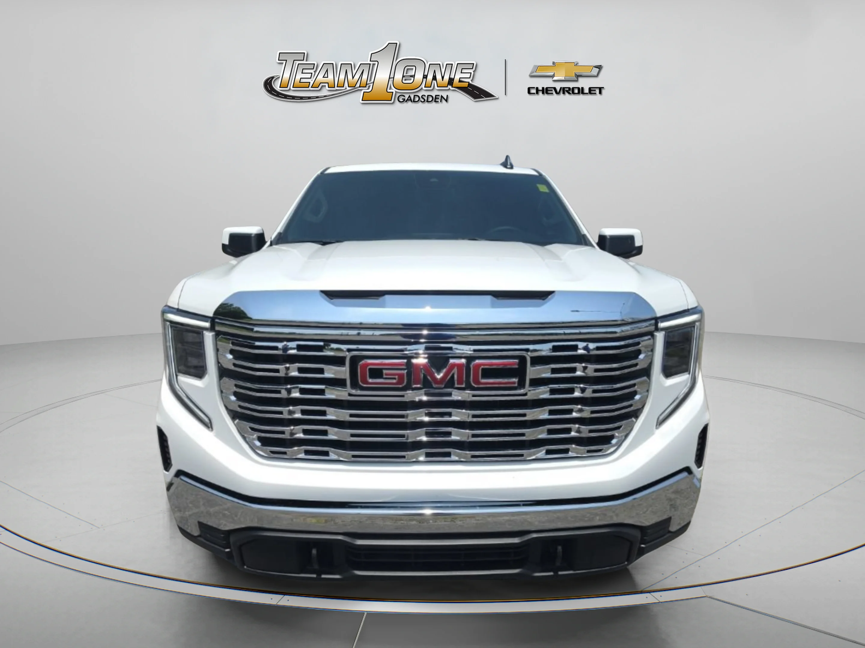 Used 2026 Summit White GMC Pro image 2