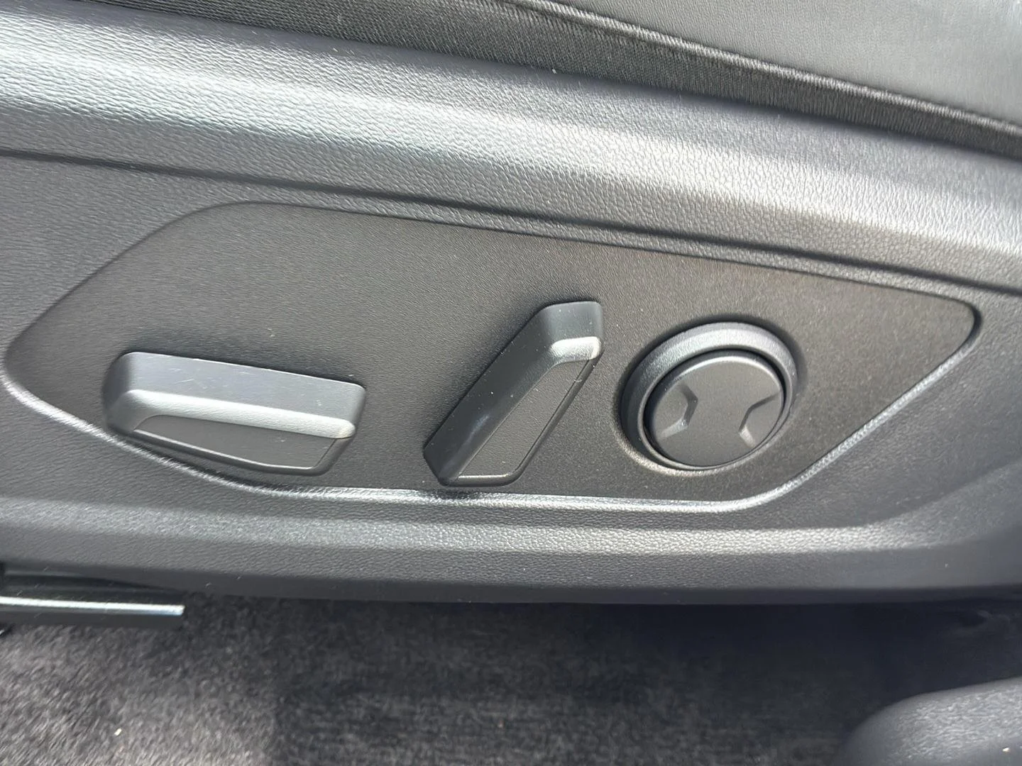 Used 2025 Cashmere Bronze Hyundai SEL Convenience image 26