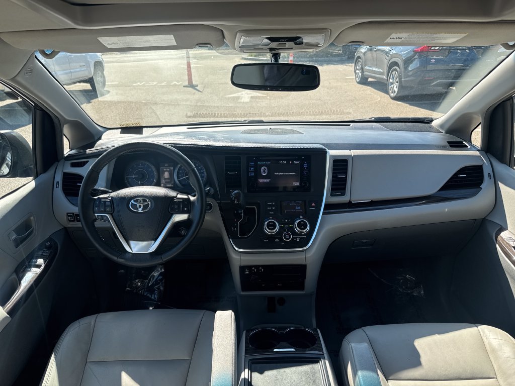 Used 2017 Gray Toyota XLE Premium image 13