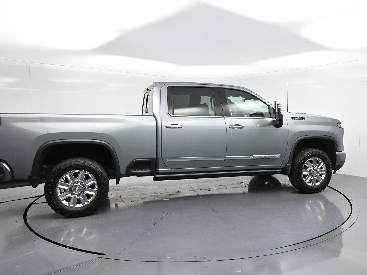 Used 2024 Sterling Gray Metallic Chevrolet High Country image 8