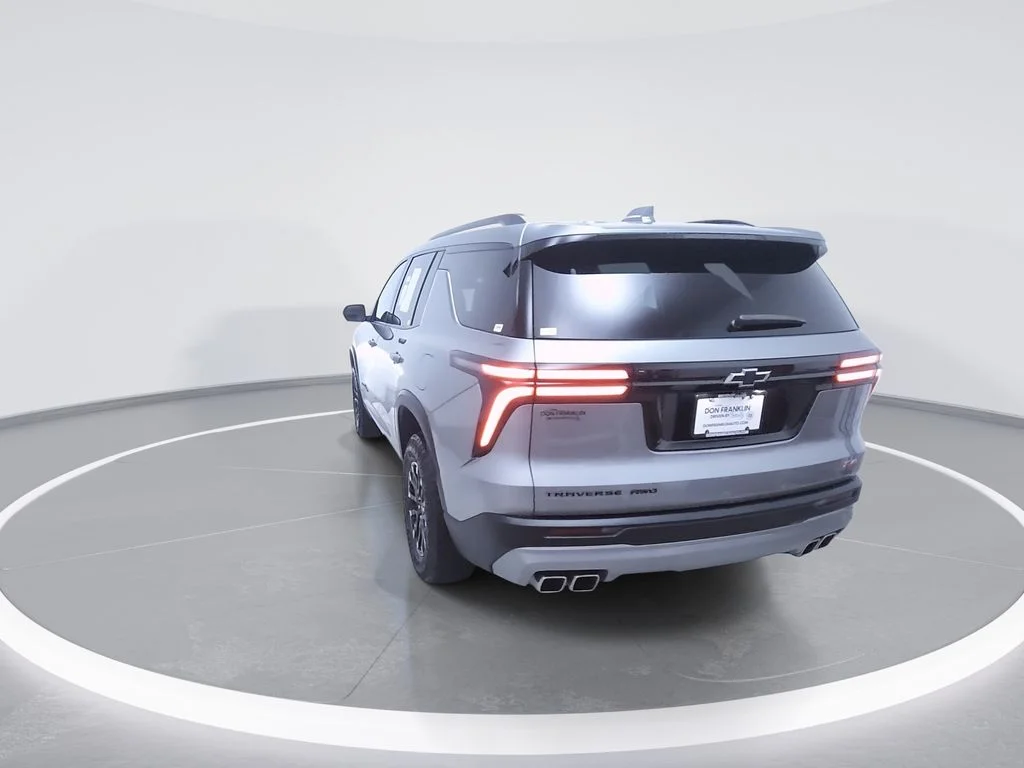Used 2025 Gray Chevrolet Z71 image 8