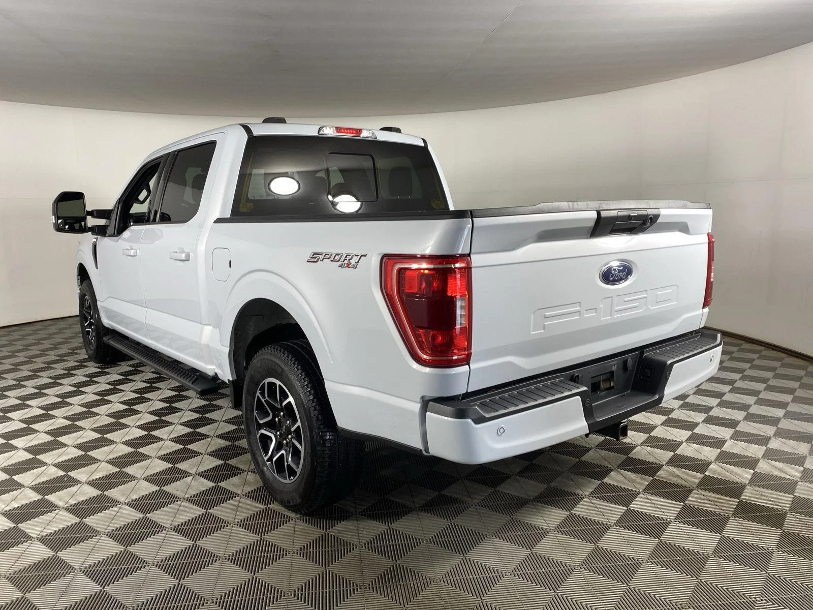 Used 2022 Space White Ford  image 6